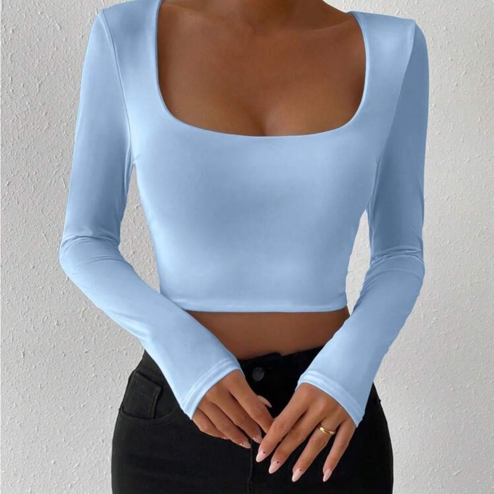 Elegant Blue Long Sleeve Crop Top - Picture 3 of 6